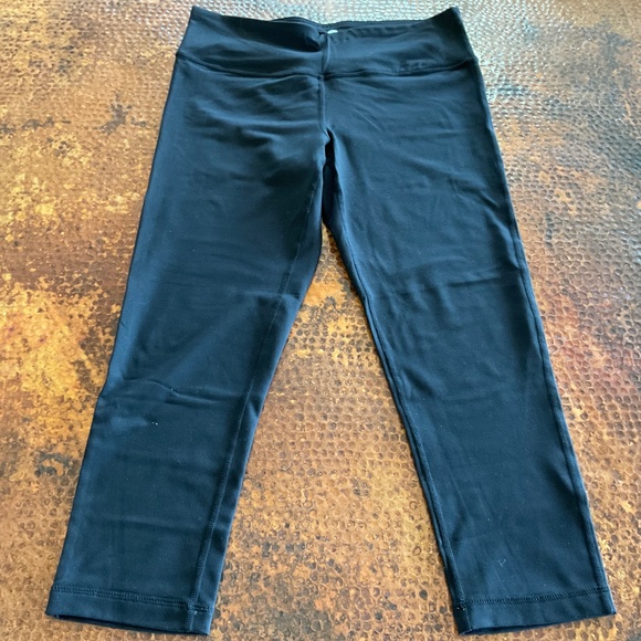 90 Degree by Reflex Capri Leggings. Size M Black - Picture 2 of 6